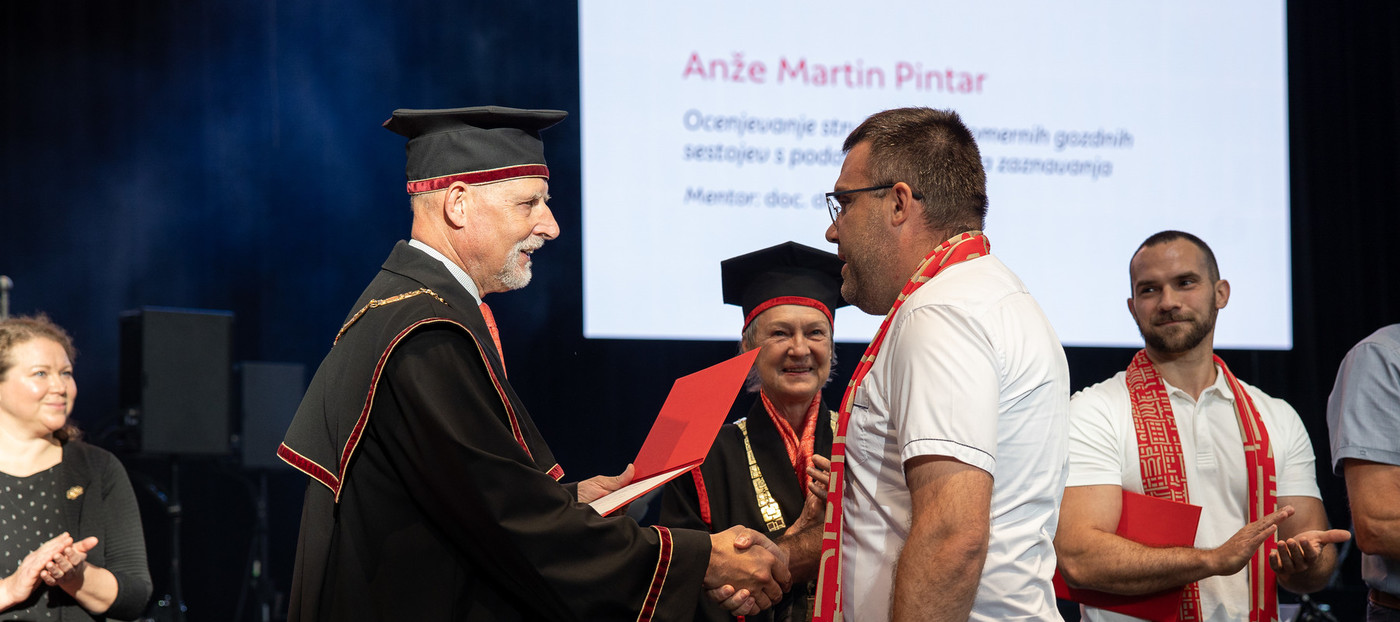 Na Univerzi v Ljubljani promovirani tudi sodelavci Gozdarskega inštituta Slovenije 
