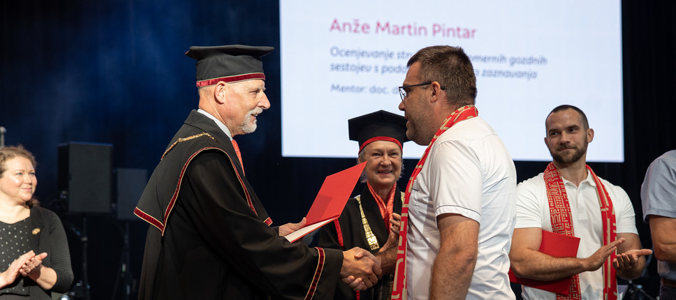 Na Univerzi v Ljubljani promovirani tudi sodelavci Gozdarskega inštituta Slovenije 